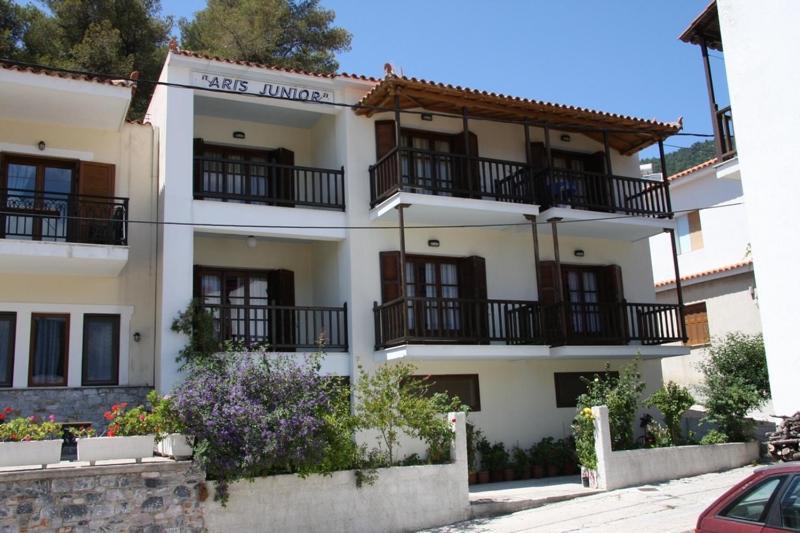 Aris Junior Studios Neo Klima Skopelos Exterior photo